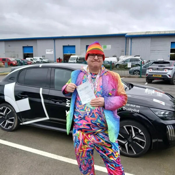 Learner driver who passed with My Four Wheels